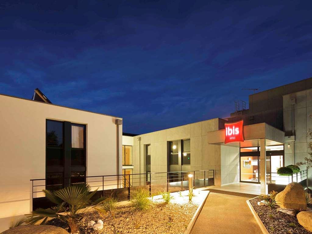 Hotel Ibis Guingamp Coeur De Bretagne Ploumagoar Екстериор снимка