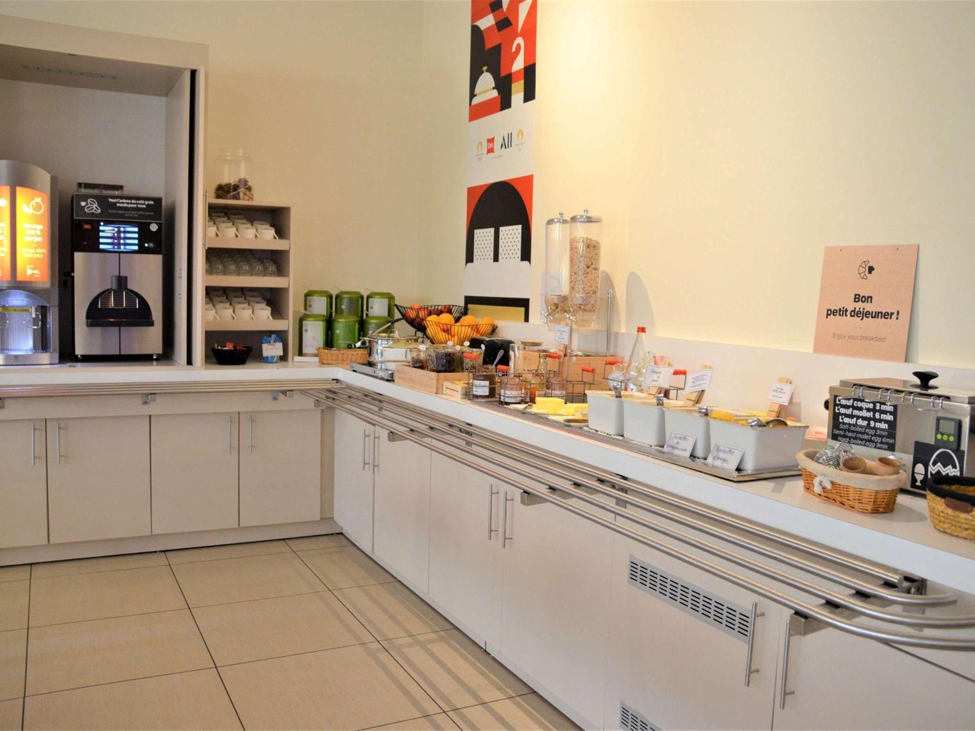 Hotel Ibis Guingamp Coeur De Bretagne Ploumagoar Екстериор снимка