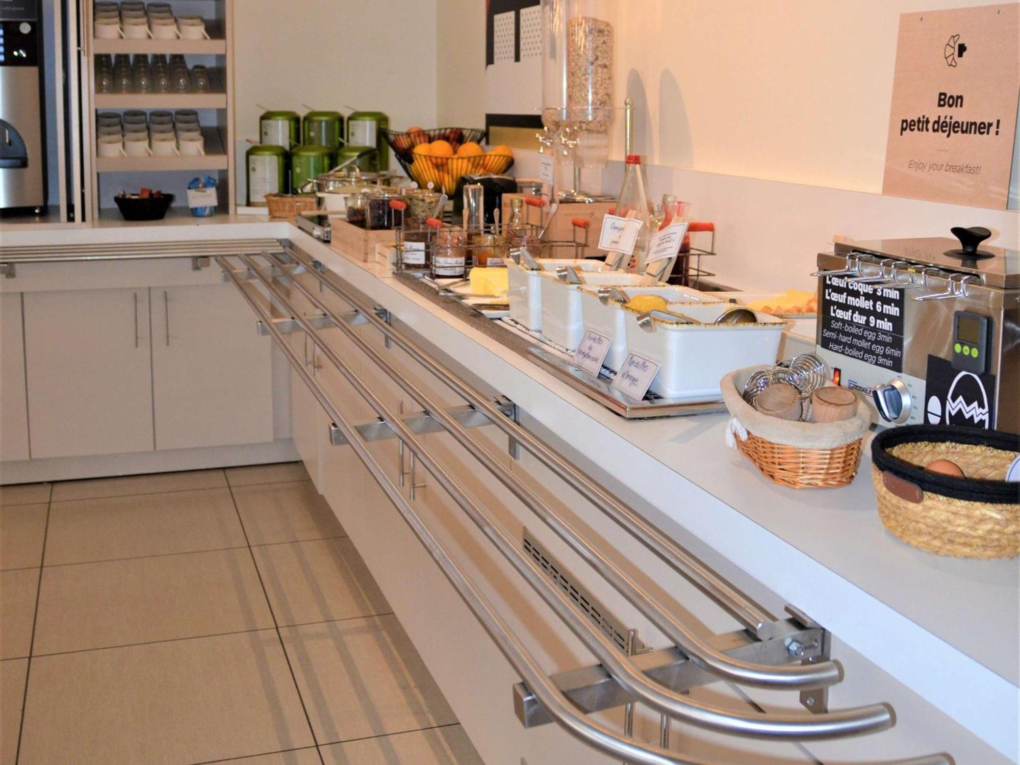 Hotel Ibis Guingamp Coeur De Bretagne Ploumagoar Екстериор снимка