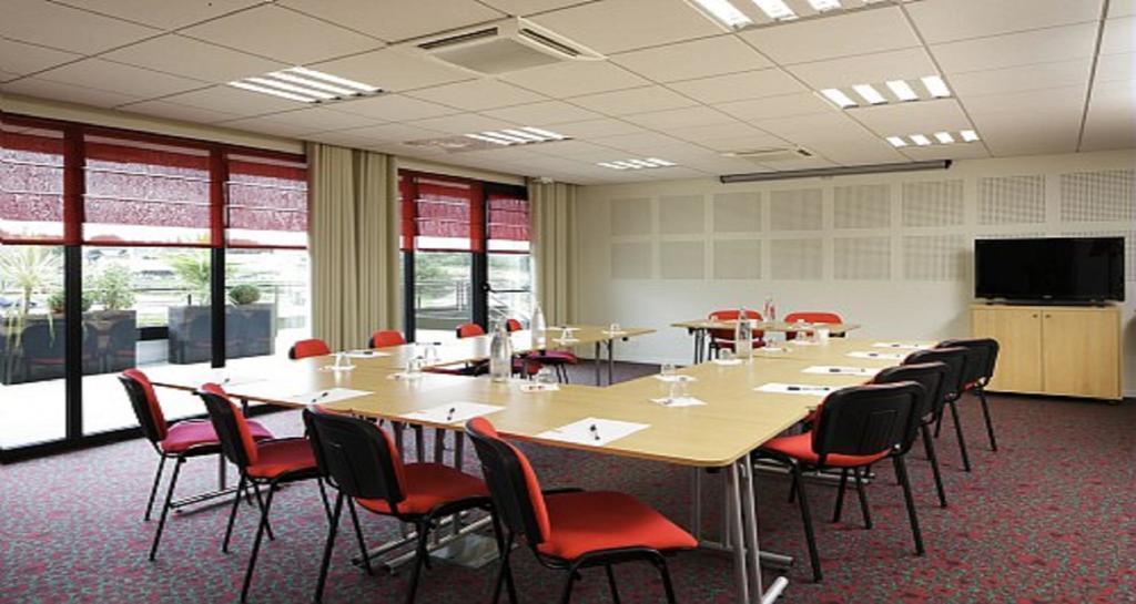 Hotel Ibis Guingamp Coeur De Bretagne Ploumagoar Екстериор снимка